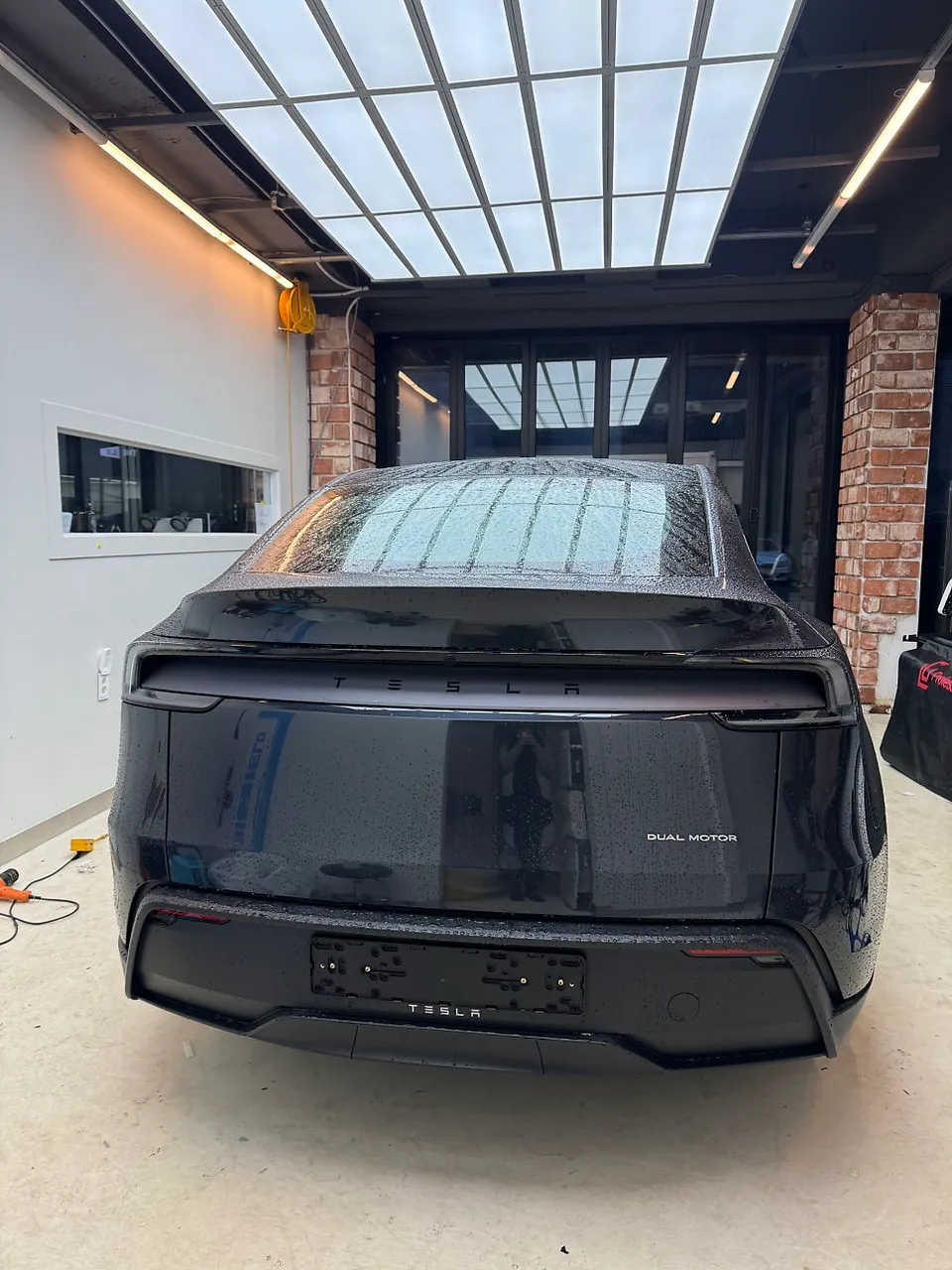 Tesla Model Y PPF施工事例|費用目安と仕上がり 施工写真 1-1