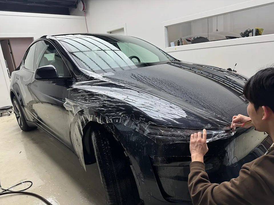 Tesla Model Y PPF施工事例|費用目安と仕上がり 施工写真 1-2