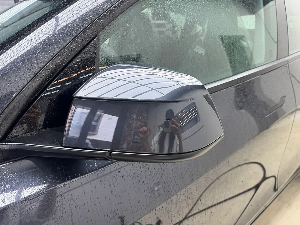Tesla Model Y PPF施工事例|費用目安と仕上がり 施工写真 1-3