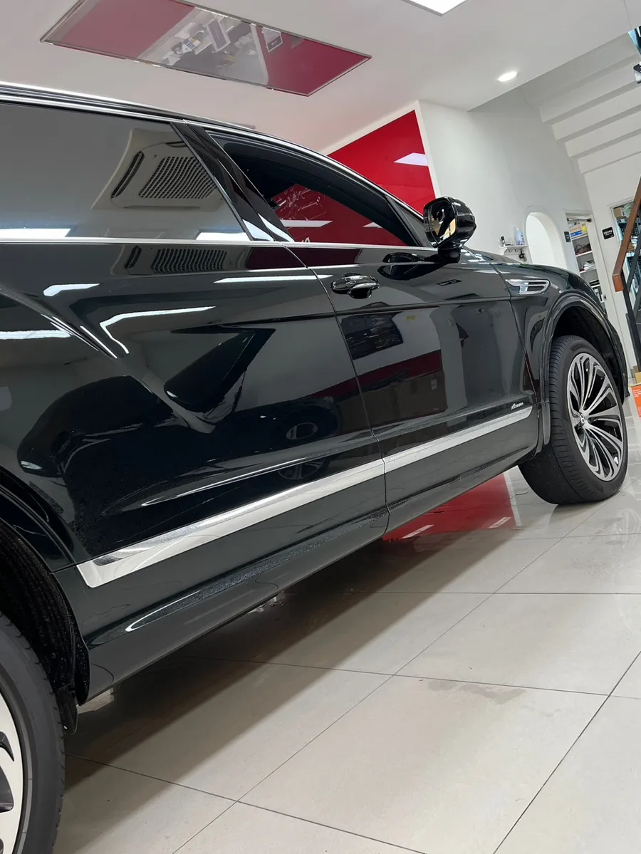 Bentley Bentayga body kit - Bentley Bentayga Body Kit Installation Review photo 3
