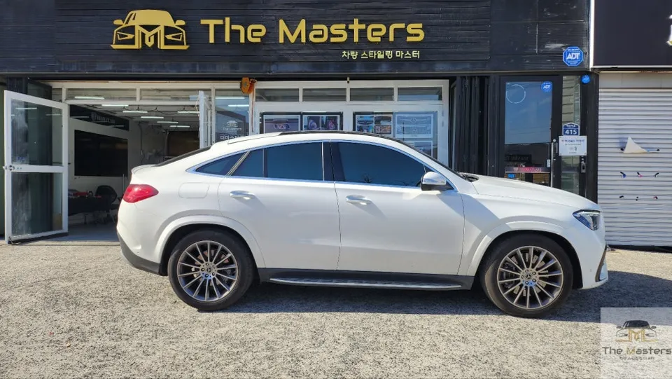 Mercedes-Benz GLE W167 ambient lighting - Mercedes-Benz GLE W167 Ambient Lighting Review photo 2