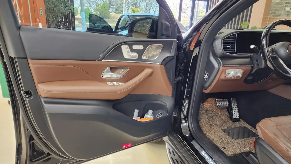 Mercedes-Benz GLS 580 interior customization - Mercedes-Benz GLS 580 Interior Customization Review photo 2