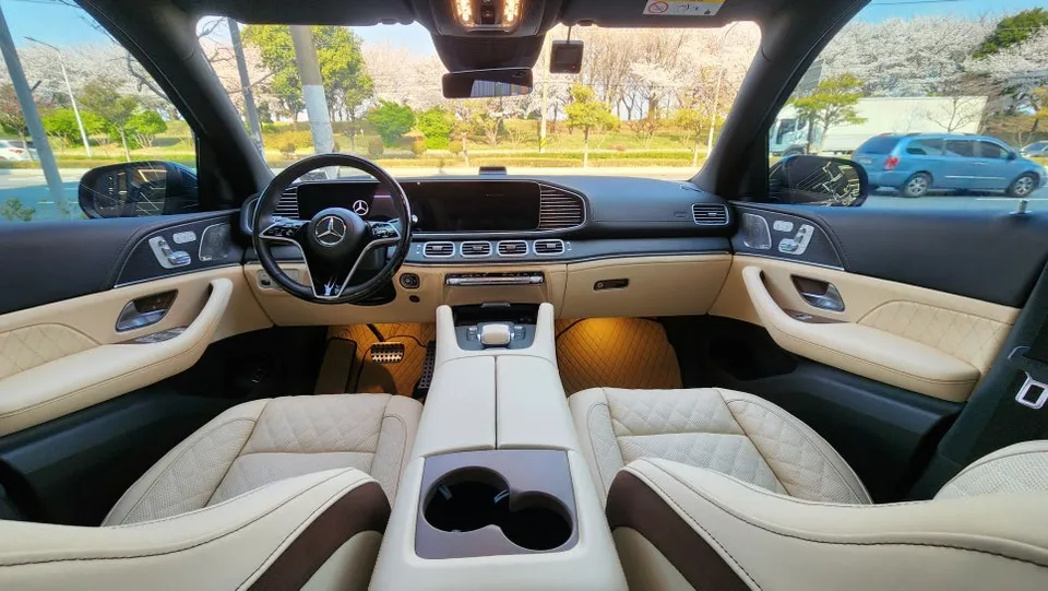 Mercedes-Benz GLS 580 interior customization - Mercedes-Benz GLS 580 Interior Customization Review photo 3