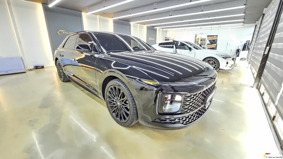 Hyundai Grandeur GN7 Ambient Lighting Review — Subtle Upgrade photo 2