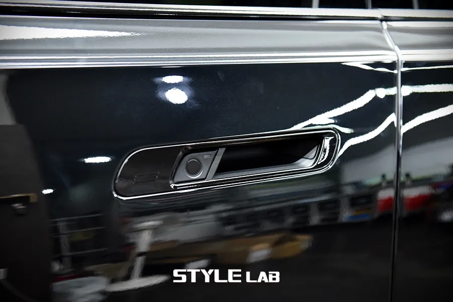 BMW 7 Seriesのカーラッピング事例|クロームパーツの変身 施工写真 1-3