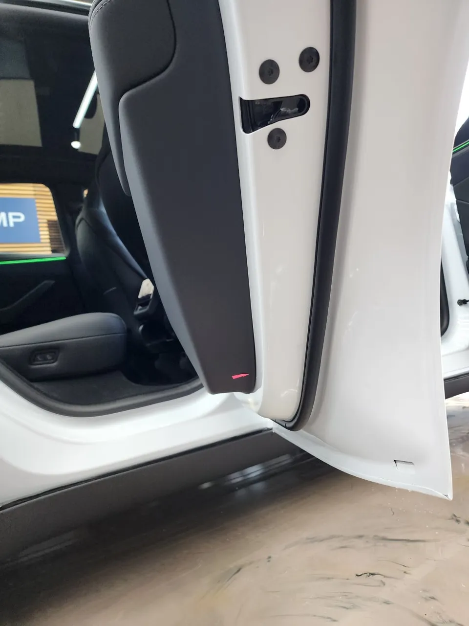 Tesla Model YのPPF施工事例 施工写真 3-2