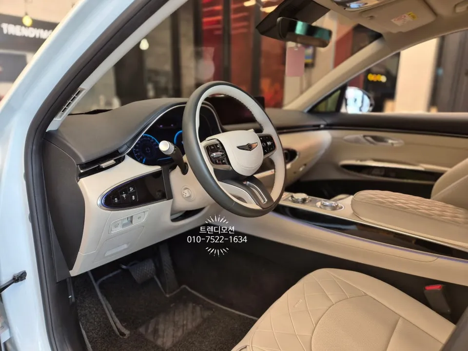 Genesis GV70 steering wheel - Genesis GV70 Steering Wheel Customization Review — Enhanced Inter photo 5