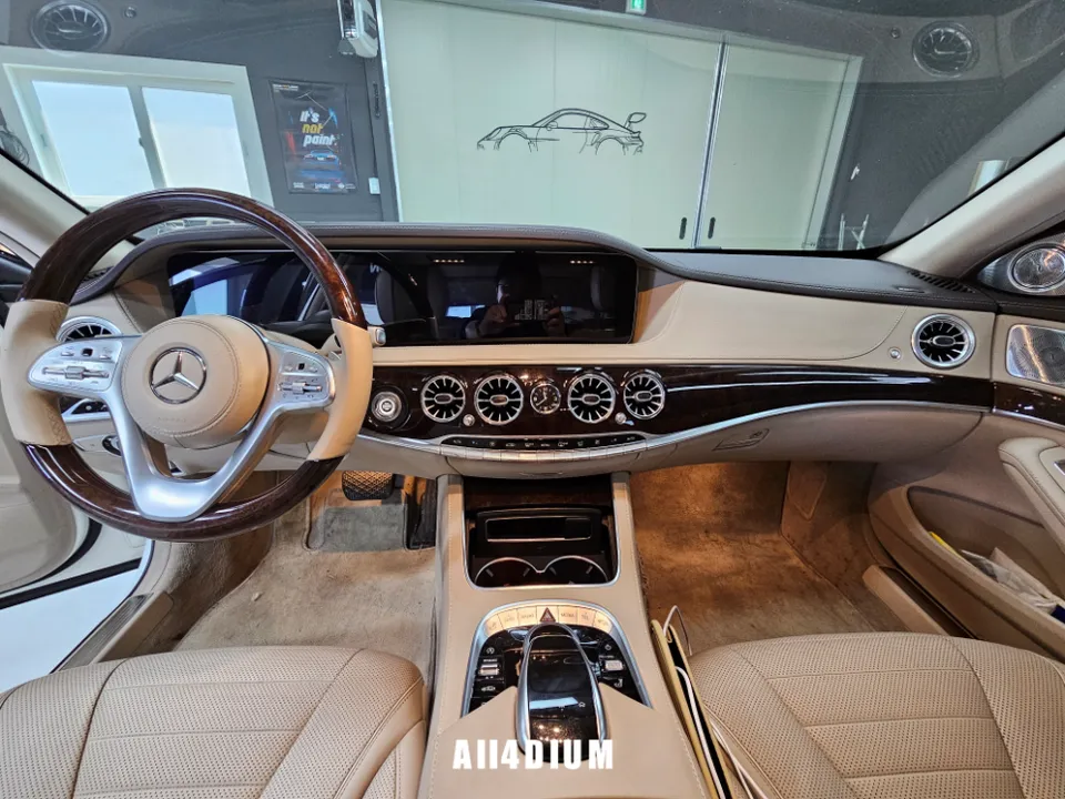 メルセデス・ベンツ Sクラス W222 カーラッピング事例|費用目安・仕上がり 施工写真 2-1