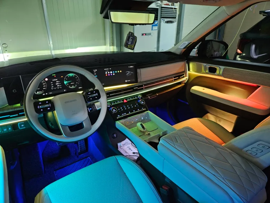 Hyundai Santa Fe MX5 ambient lighting - Hyundai Santa Fe MX5 Ambient Lighting Review - Enhanced Mood Ligh photo 3