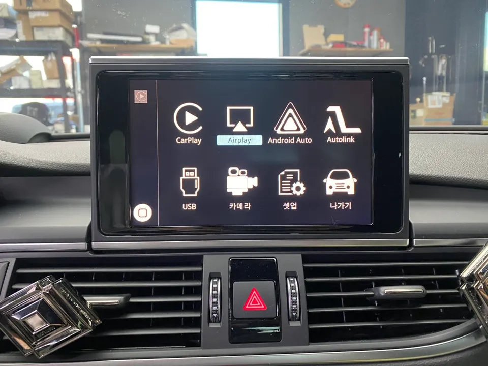 Audi A7のAndroid Auto・CarPlay取付事例 施工写真 2
