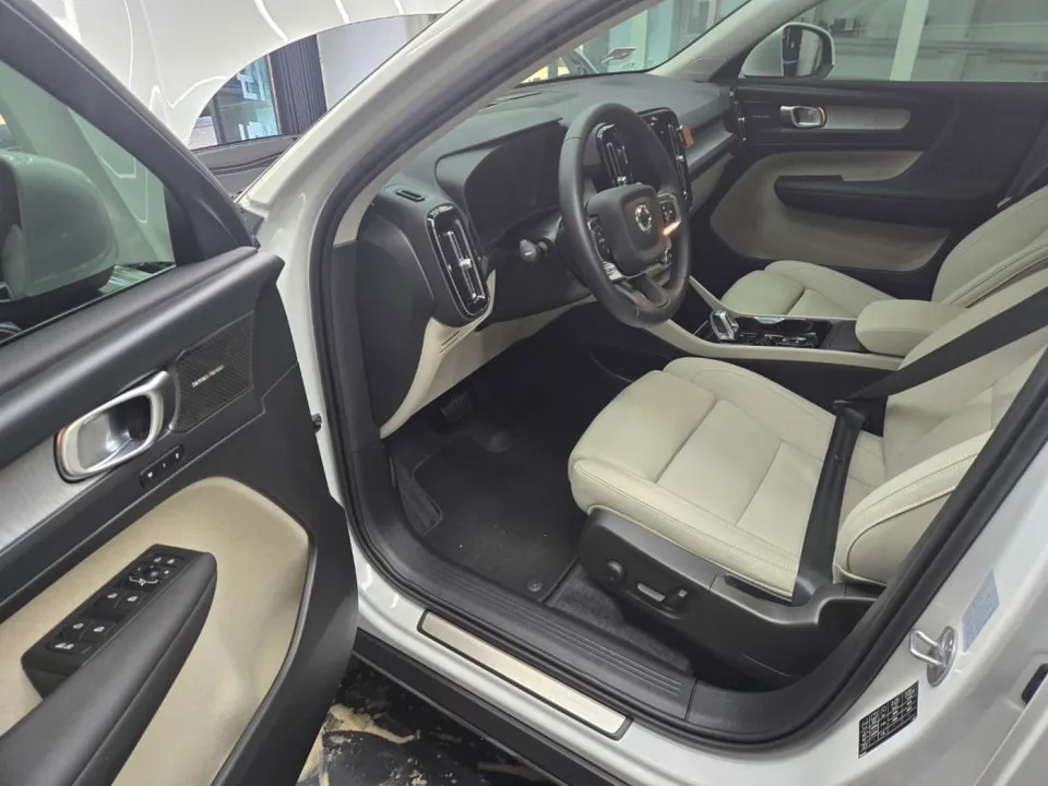 Volvo XC40のガラスコーティング事例｜韓国での施工例 施工写真 4-1