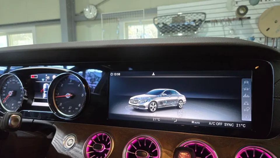 Mercedes-Benz E-Class W213 ambient lighting - Mercedes-Benz E-Class W213 Ambient Lighting Review photo 3