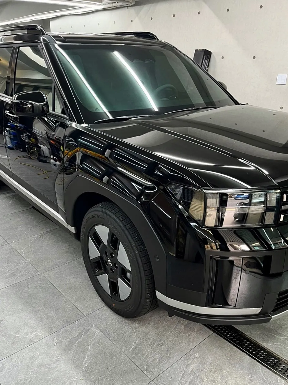 Hyundai Santa Fe MX5 vinyl wrap - Hyundai Santa Fe MX5 Vinyl Wrap Review — Sporty Black Ink Style photo 6