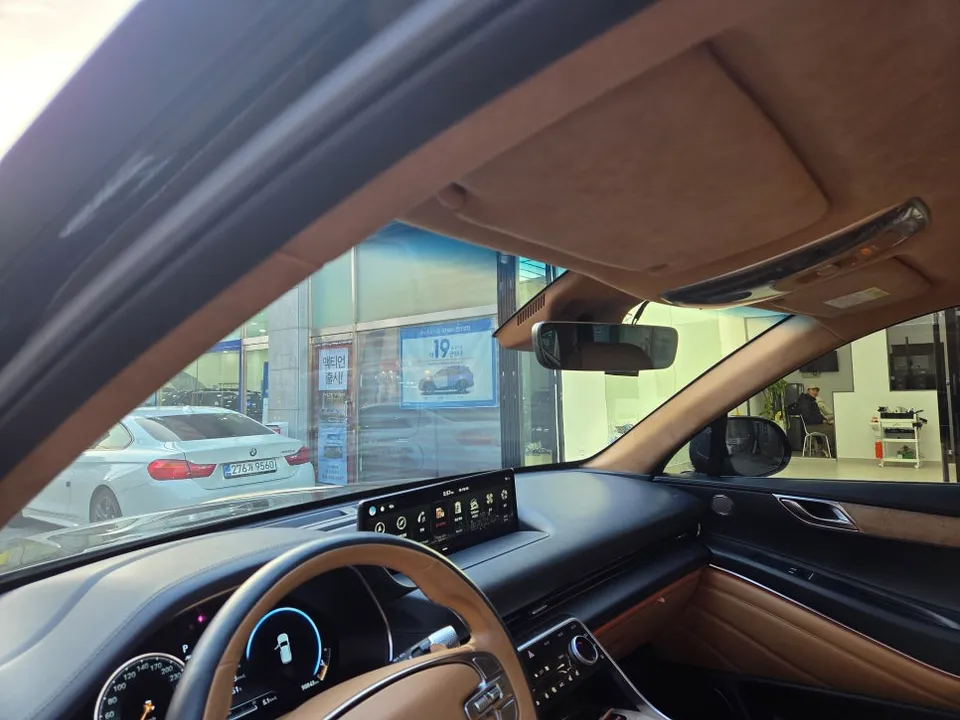 Genesis GV80 window tinting - Genesis GV80 Window Tinting Review — Apex SG850 Glare Reduction photo 3