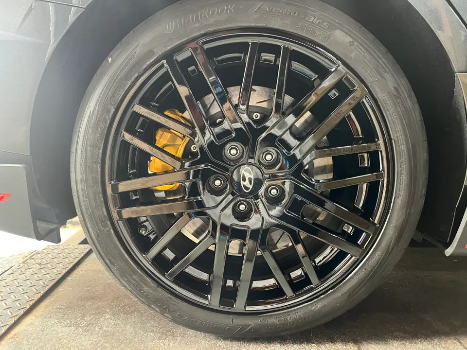 Hyundai Sonata DN8 wheel repair - Hyundai Sonata DN8 Wheel Repair Review - Gloss Black Restoration photo 3