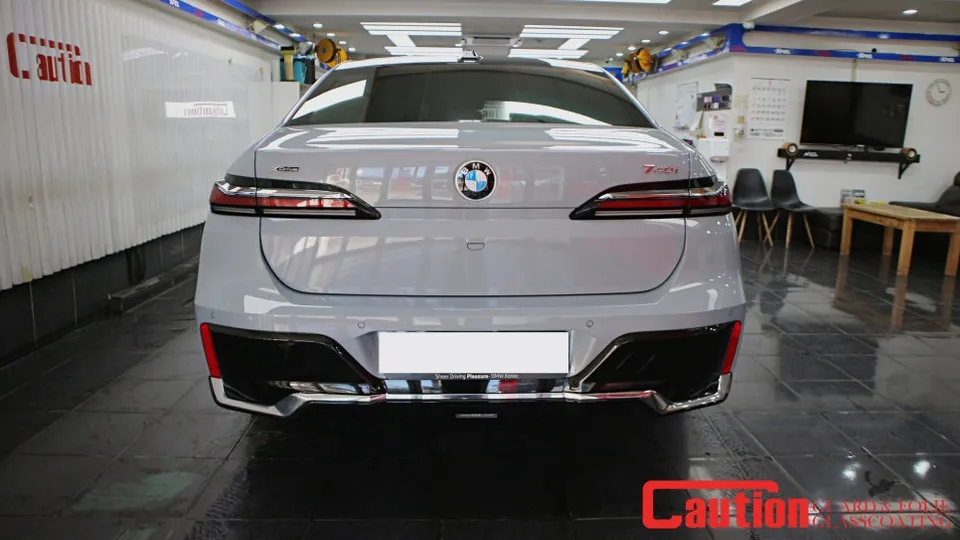 BMW 7 Series G11/G12 PPF施工事例|費用目安・仕上がり 施工写真 3-1