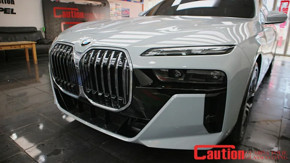 BMW 7 Series G11/G12 PPF施工事例|費用目安・仕上がり 施工写真 1-2