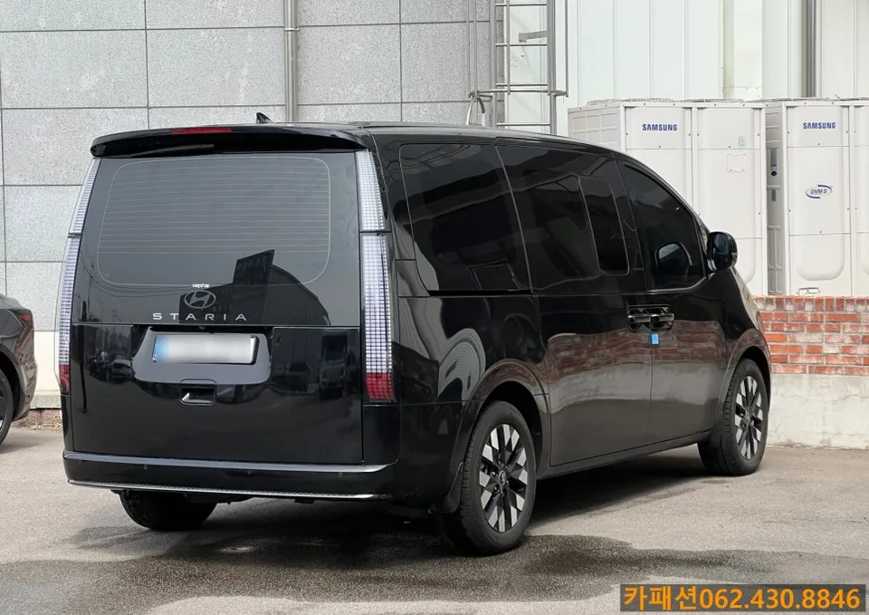 Hyundai Staria ambient lighting installation result