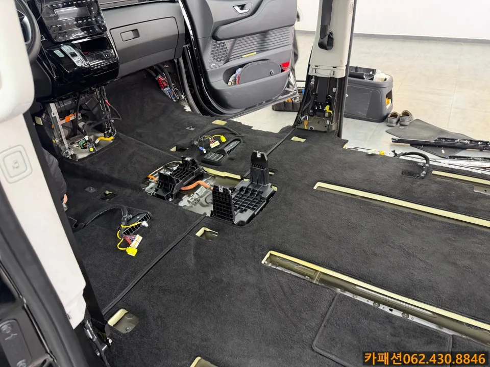 Hyundai Staria ambient lighting - Hyundai Staria Ambient Lighting Review - Cost & Results photo 4