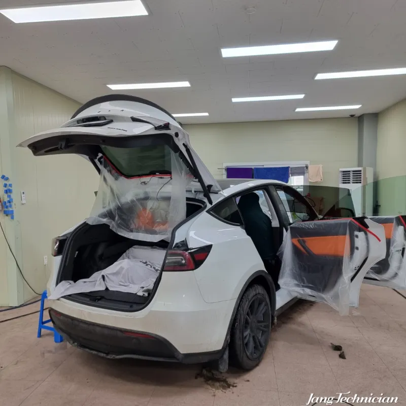 Tesla Model Yのカーフィルム施工事例｜費用目安・仕上がり 施工写真 3-1