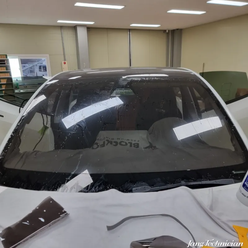 Tesla Model Yのカーフィルム施工事例｜費用目安・仕上がり 施工写真 3-3
