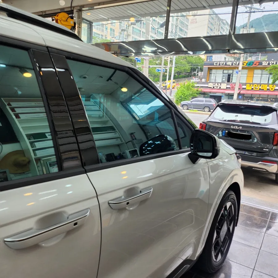 Kia Carnival 4th Genのカーフィルム施工事例|費用目安・仕上がり 施工写真 1-2