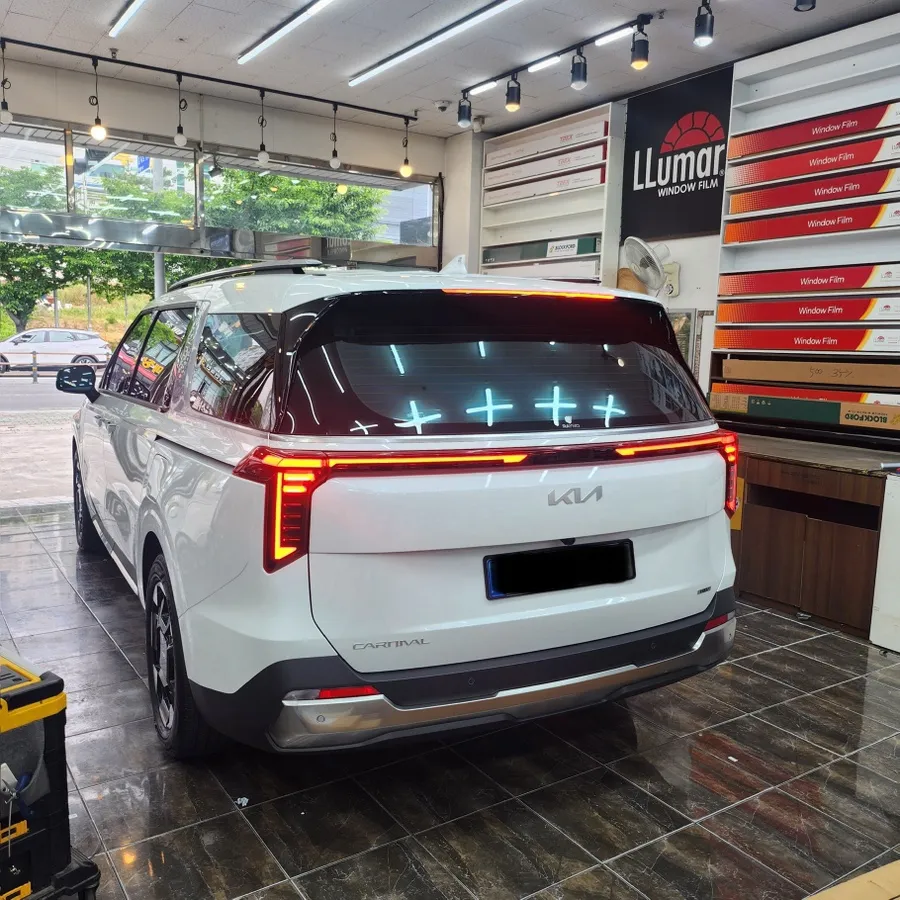 Kia Carnival 4th Genのカーフィルム施工事例|費用目安・仕上がり 施工写真 2-2