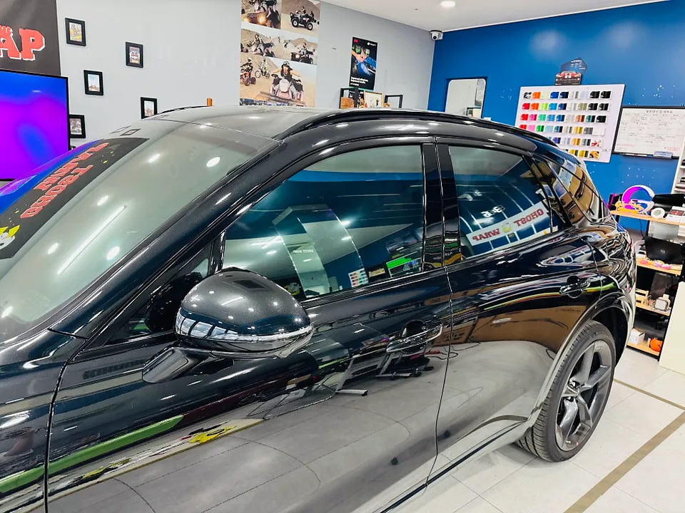 Genesis GV70のカーラッピング事例｜費用目安・仕上がり 施工写真 2-3