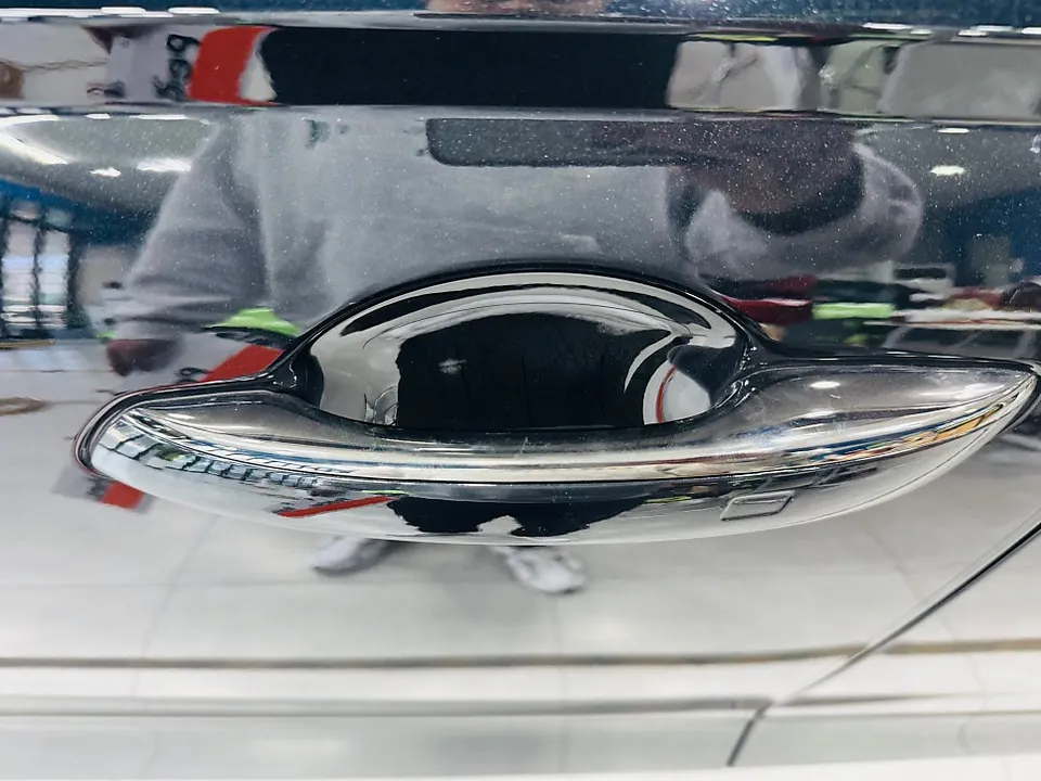 Genesis GV70のカーラッピング事例｜費用目安・仕上がり 施工写真 3-3