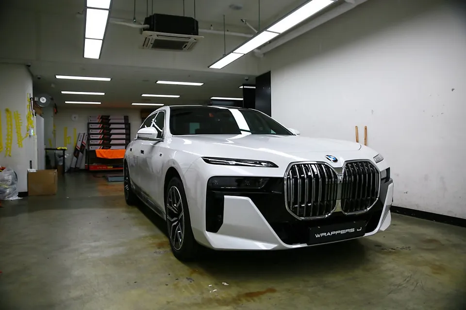 BMW 7 Series window tinting - BMW 7 Series Window Tinting Review: Enhanced Style & Comfort photo 3