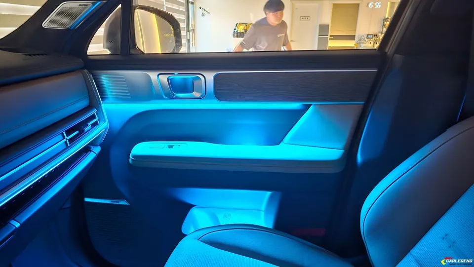 Hyundai Santa Fe MX5 ambient lighting - Hyundai Santa Fe MX5 Ambient Lighting Review — Cost & Results photo 5