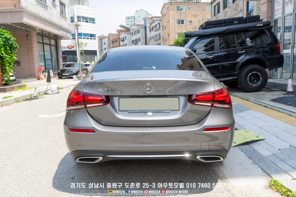 Mercedes-Benz Aクラスのカーフィルム施工事例|費用目安・仕上がり 施工写真 1-3