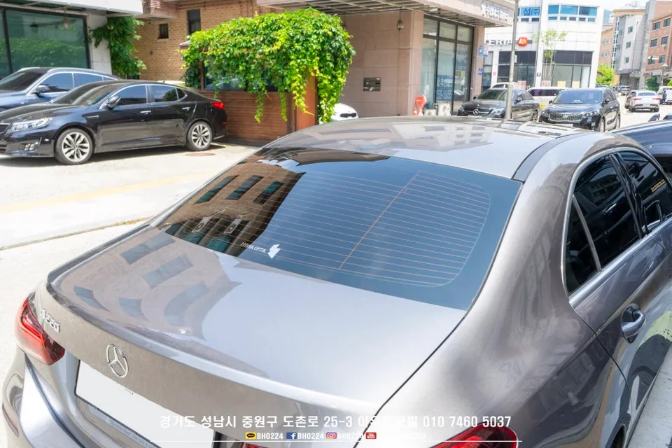 Mercedes-Benz Aクラスのカーフィルム施工事例|費用目安・仕上がり 施工写真 2-3