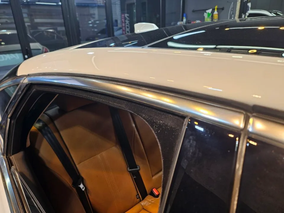 Jaguar XFのクロームモールラッピング事例|費用目安・仕上がり 施工写真 1-2