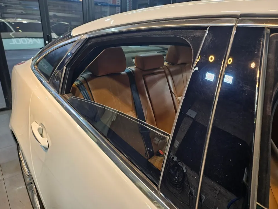 Jaguar XFのクロームモールラッピング事例|費用目安・仕上がり 施工写真 2-2