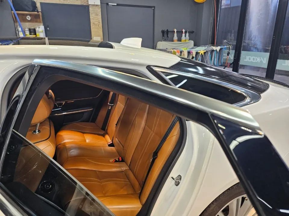 Jaguar XFのクロームモールラッピング事例|費用目安・仕上がり 施工写真 3-2