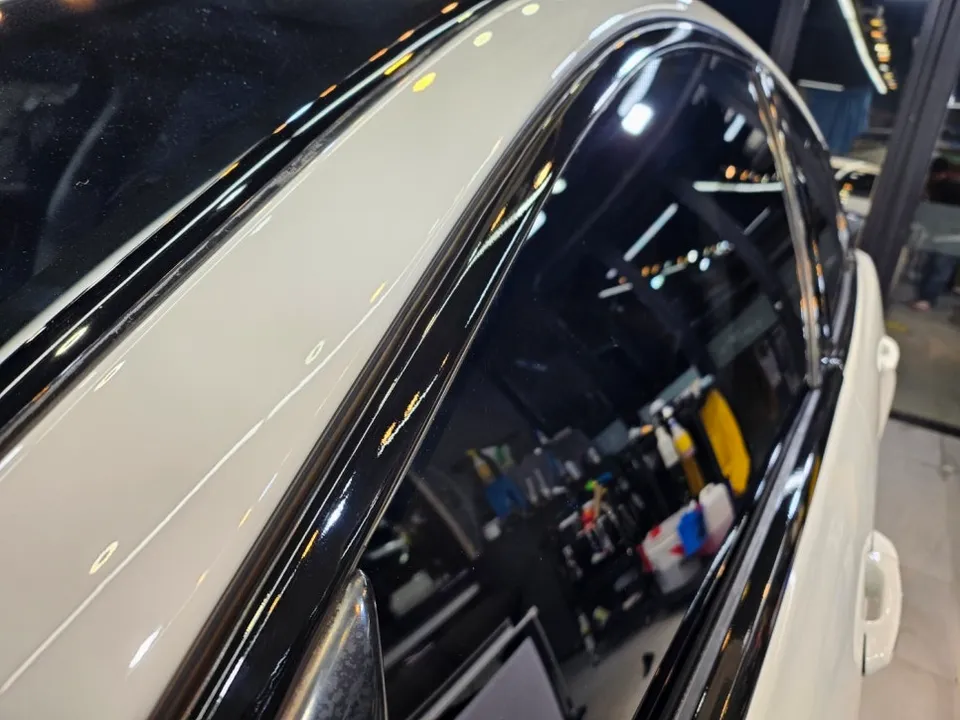 Jaguar XFのクロームモールラッピング事例|費用目安・仕上がり 施工写真 2-3