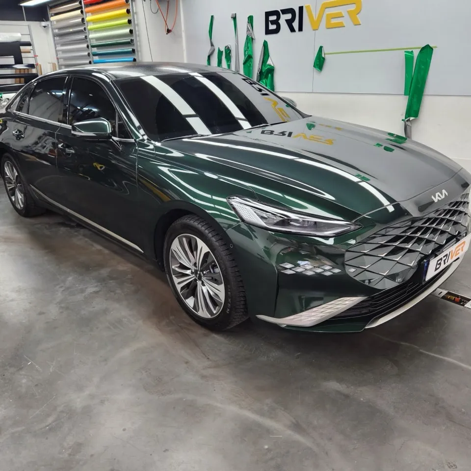 Kia K8のカーラッピング事例｜サテンブラックで高級感アップ 施工写真 1-1