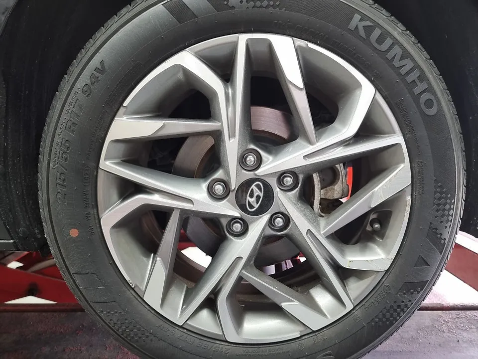 Hyundai Sonataのホイールリペア・塗装事例 施工写真 4-1