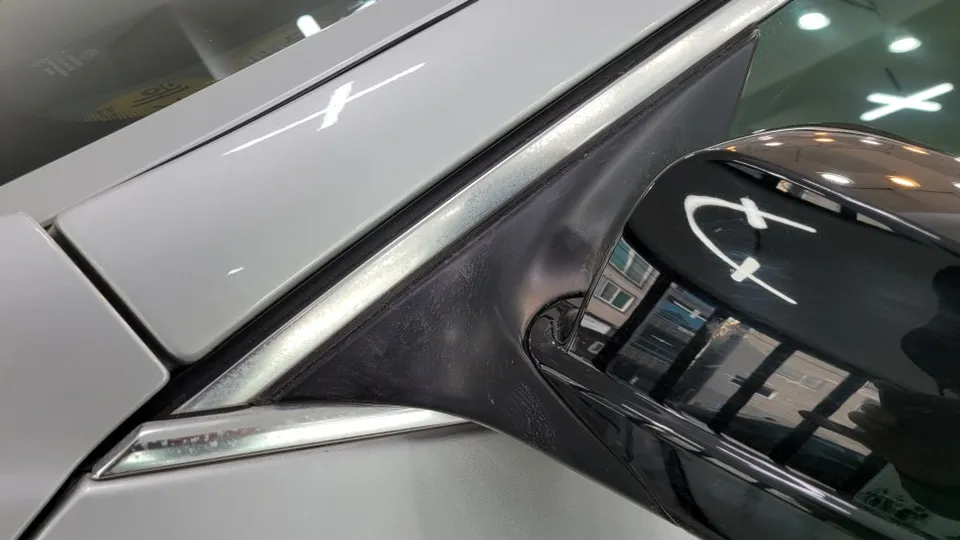 BMW 5 Series F10のカーラッピング事例 施工写真 3