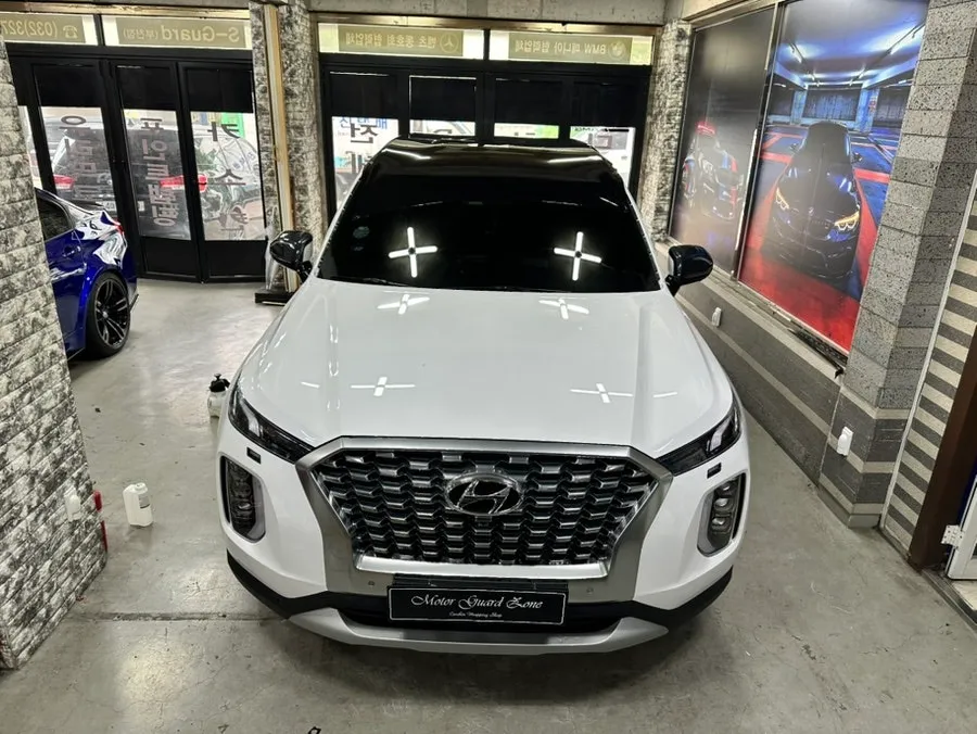 Hyundai Palisade vinyl wrap - Hyundai Palisade Black Two-Tone Vinyl Wrap Review photo 3
