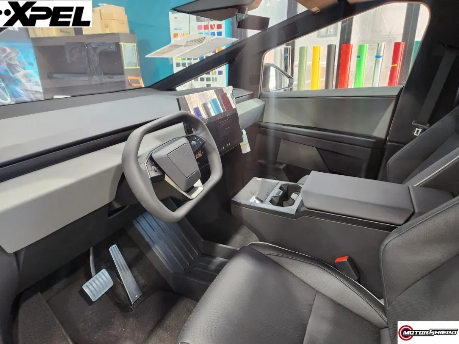 Tesla Cybertruckのカーフィルム施工事例|費用目安・仕上がり 施工写真 3-1