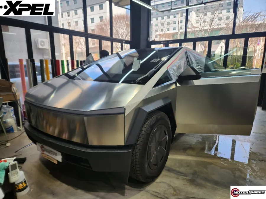 Tesla Cybertruckのカーフィルム施工事例|費用目安・仕上がり 施工写真 2-2
