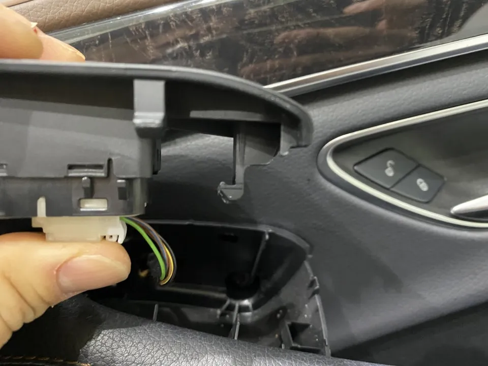Mercedes-Benz S-Class W223 ambient lighting - Mercedes-Benz S-Class W223 Ambient Lighting Review — Cost photo 7