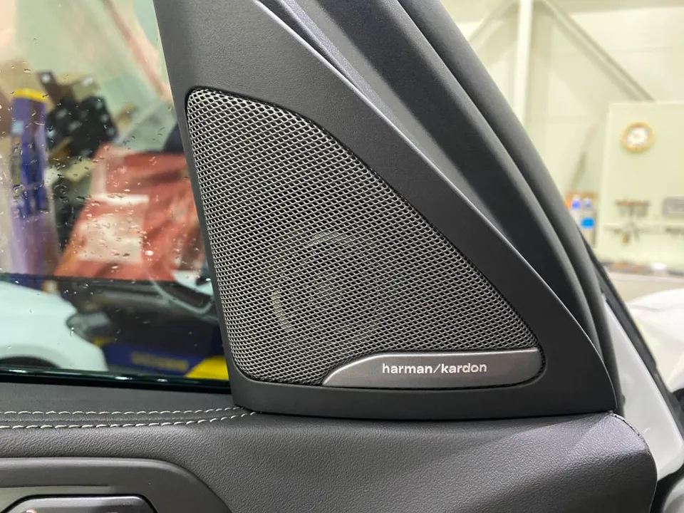 BMW X6 ambient lighting - BMW X6 Ambient Lighting Upgrade: Enhanced Interior LED Mood photo 3