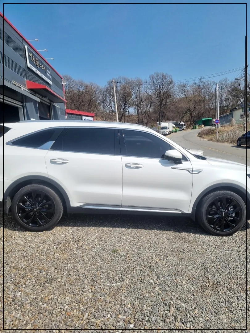 Kia Sorento wheel repair - Kia Sorento Wheel Repair & Refinishing Review — Glossy Black Finish photo 4