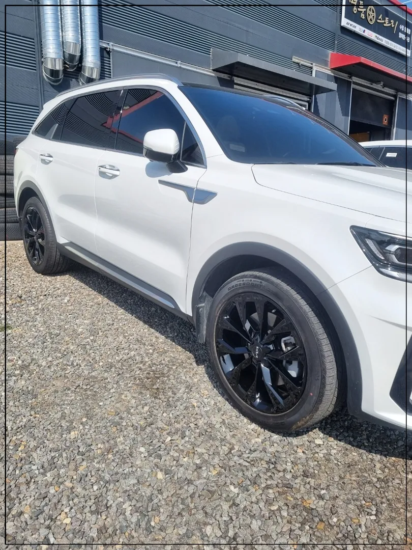 Kia Sorento wheel repair - Kia Sorento Wheel Repair & Refinishing Review — Glossy Black Finish photo 5