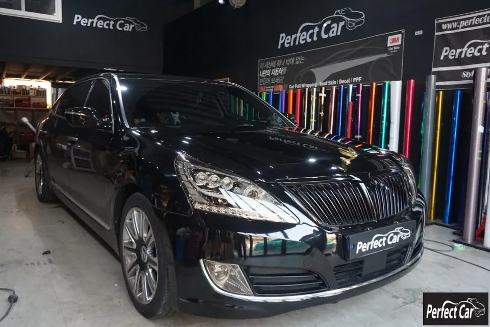 Hyundai Equus vinyl wrap - Hyundai Equus Vinyl Wrap Review: Grill & Lights photo 2