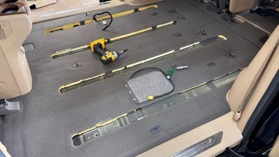 Kia Carnival KA4 ambient lighting - Kia Carnival KA4 Ambient Lighting Review - Mood Lighting Upgrade photo 3