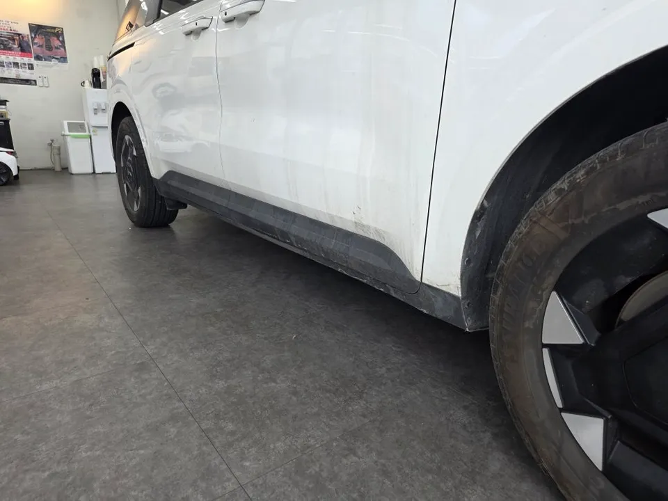 Kia Carnival KA4 body kit - Kia Carnival KA4 Side Steps Review — Enhanced Family Safety photo 4